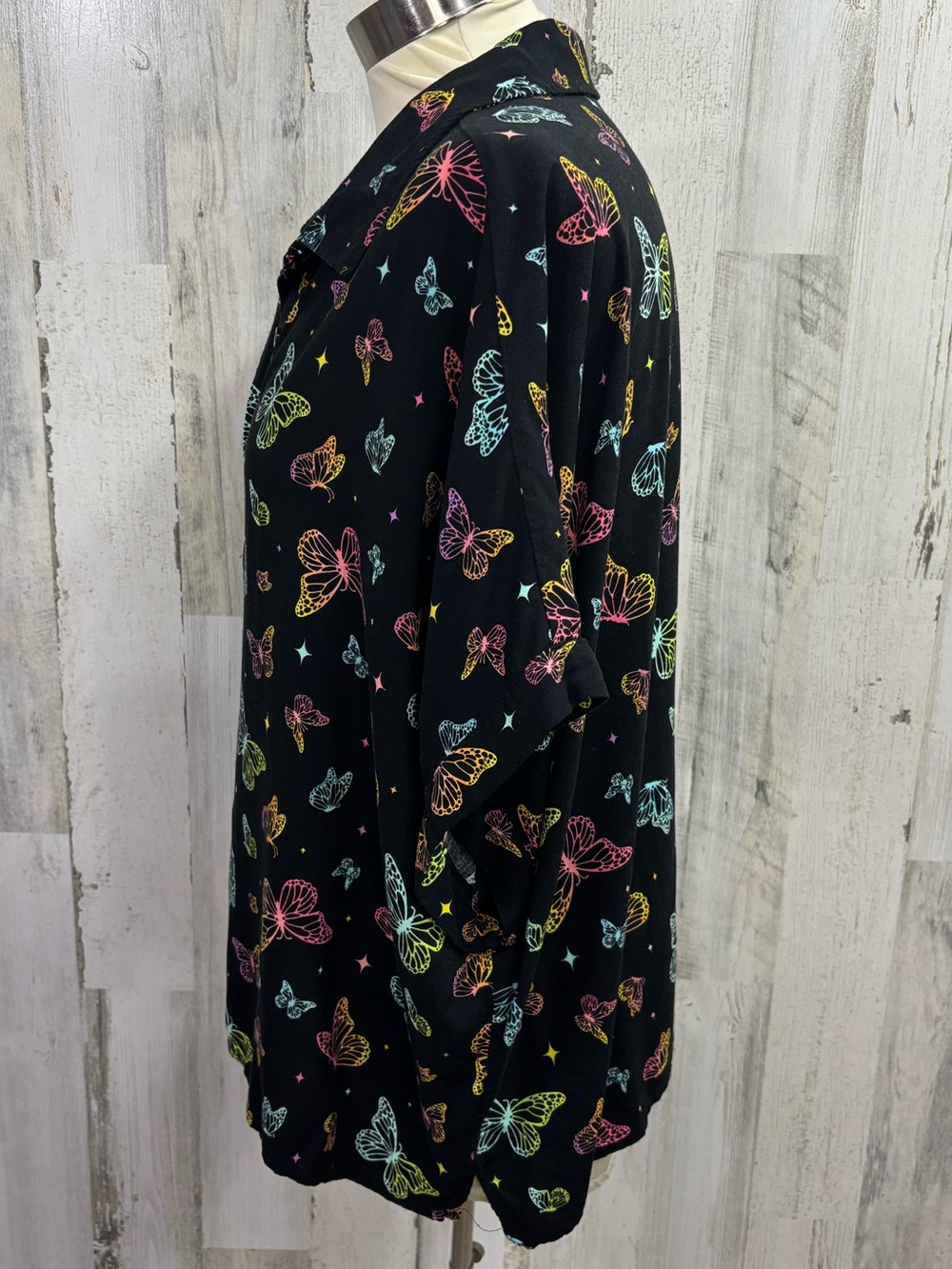 Hot Topic Rainbow Butterfly Print Black Plus Size Top - Picture 6 of 11